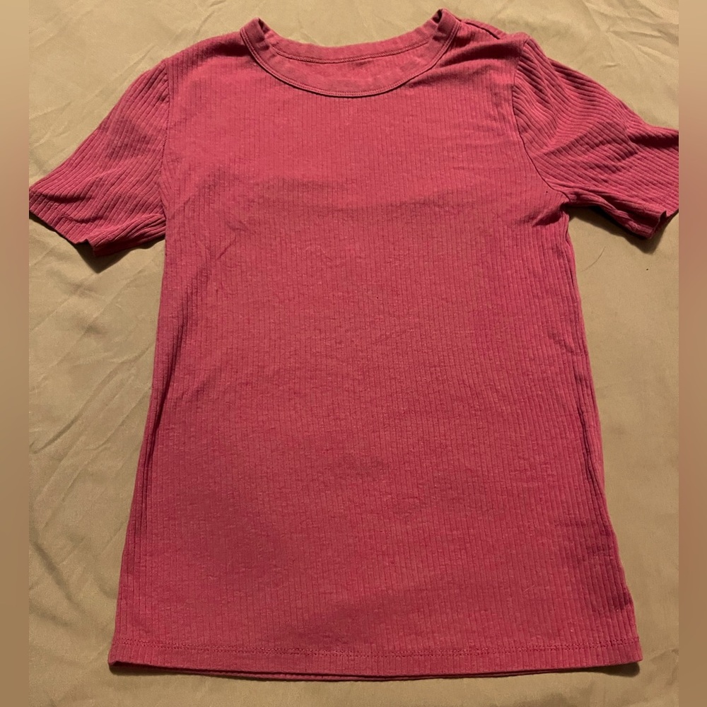 Pinky peach fitted ribbed tee